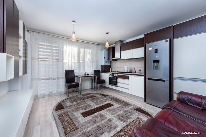 Apartament 4 · Coresi